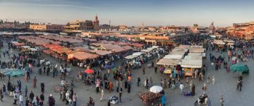 2 días de viaje por el desierto de Marrakech a Zagora, explorando el sur de Marruecos desde Marrakech, visite las gargantas del Dades, las gargantas del Todra, descubra el desierto del Sahara de Merzouga, disfrute del paseo en camello y pase la noche en el campamento del desierto, el tour final en Marrakech.